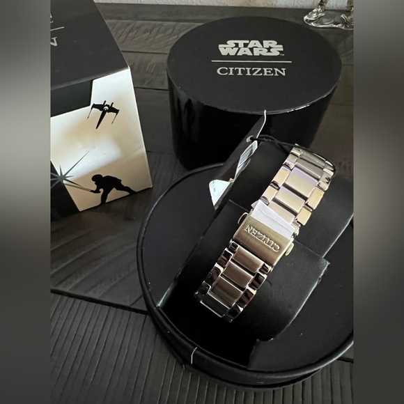 CITIZEN STAR WARS R2D2 WATCH LIMITED EDITION 1282/1977 NIB STARWARS - Picture 4 of 6